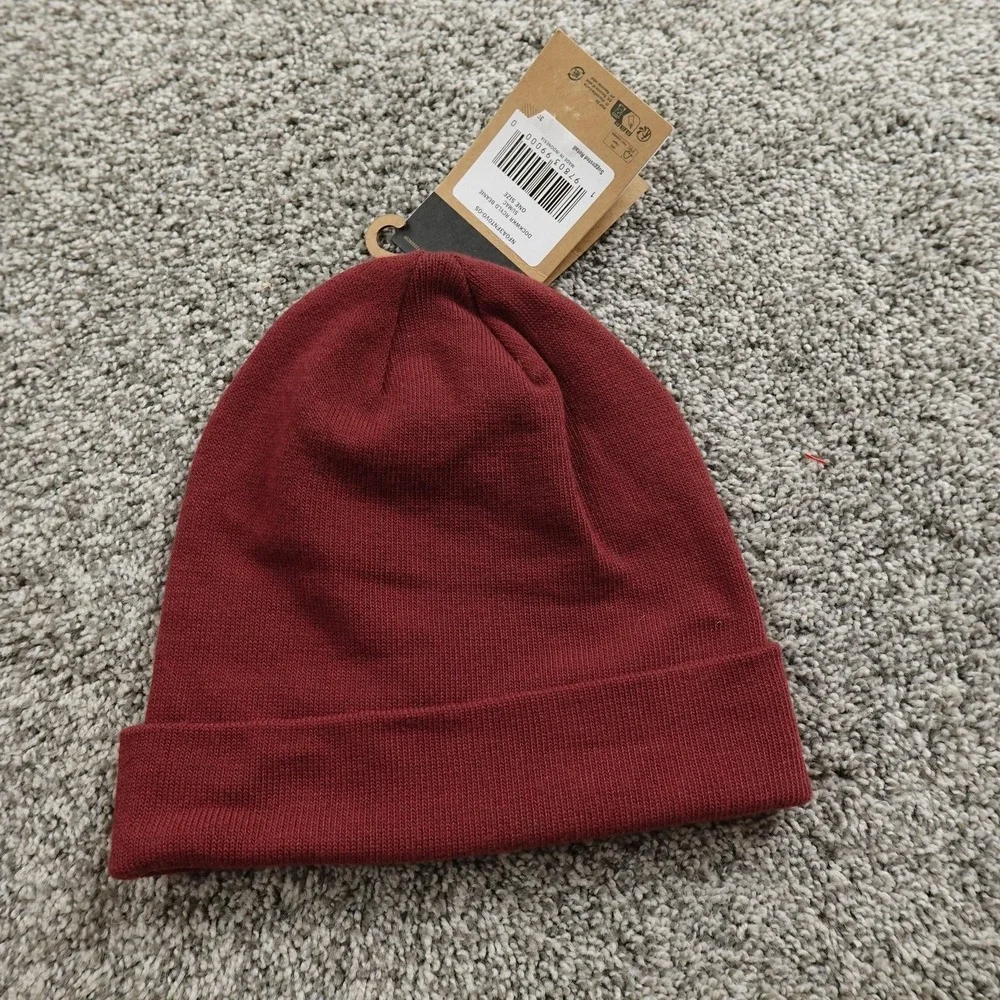 NEW North Face Beanie Hat Cap One Size Red Knit Logo Patch Mens Winter Outdoor‎